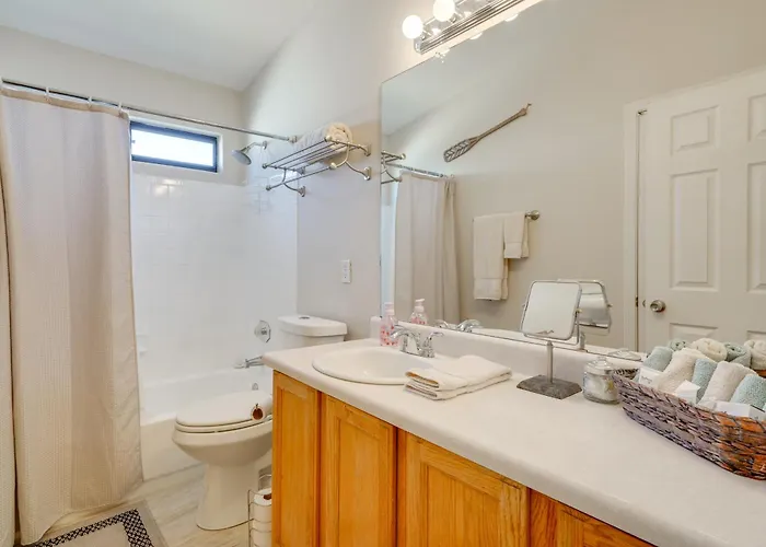 Hike, Bike, Explore! Mtn-view Holiday home